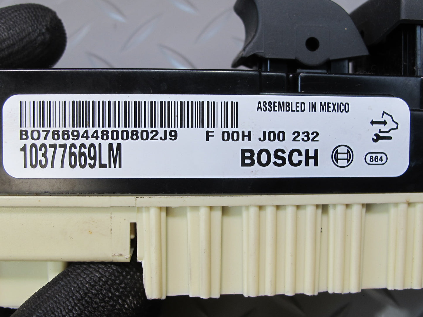 2008-2009 Hummer H2 Front Right Door Window Switch 10377669