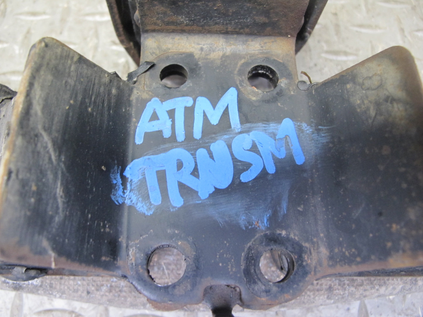 96-00 Toyota MARK2 JZX100 1JZGE A340E A/T Transmission Mount Support OEM