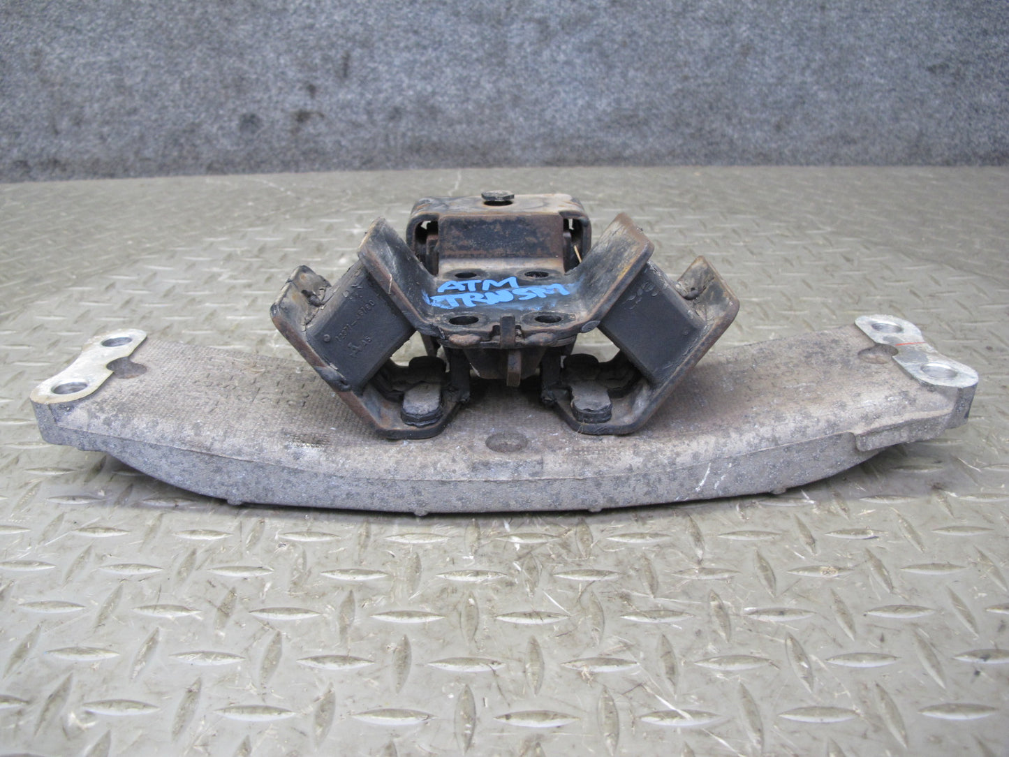 96-00 Toyota MARK2 JZX100 1JZGE A340E A/T Transmission Mount Support OEM