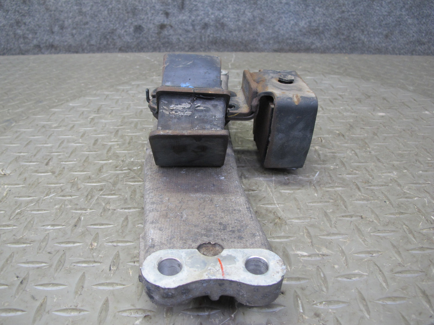 96-00 Toyota MARK2 JZX100 1JZGE A340E A/T Transmission Mount Support OEM