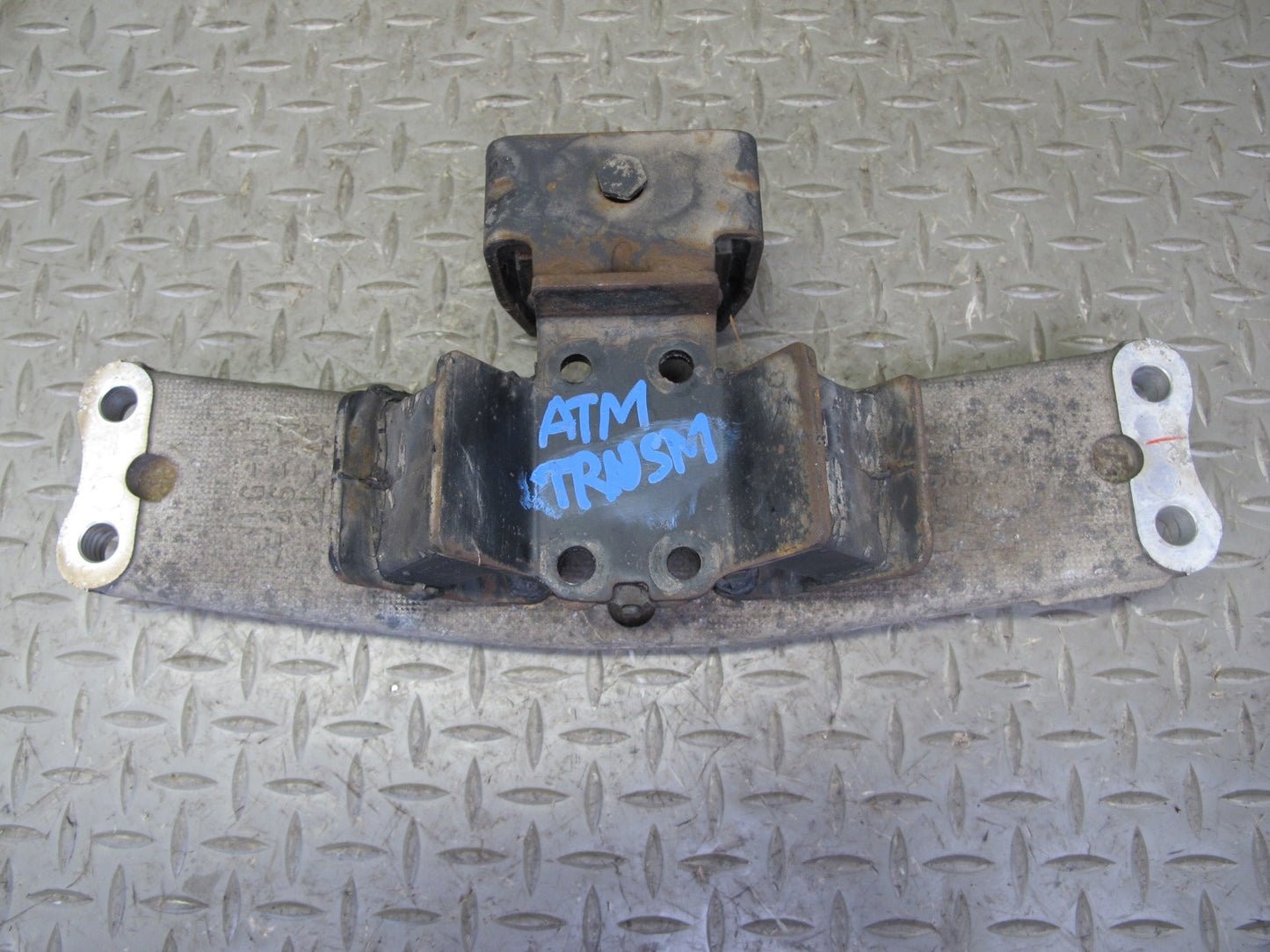 96-00 Toyota MARK2 JZX100 1JZGE A340E A/T Transmission Mount Support OEM