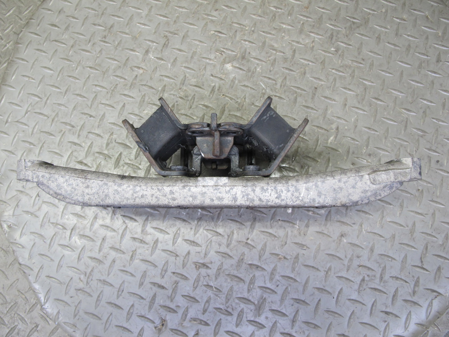 96-00 Toyota MARK2 JZX100 1JZGE A340E A/T Transmission Mount Support OEM