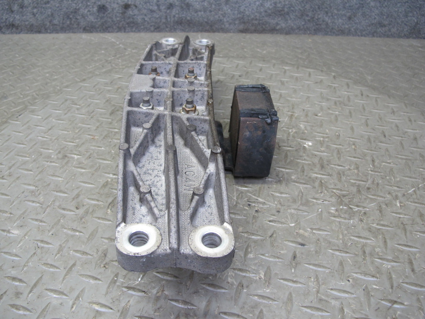 96-00 Toyota MARK2 JZX100 1JZGE A340E A/T Transmission Mount Support OEM