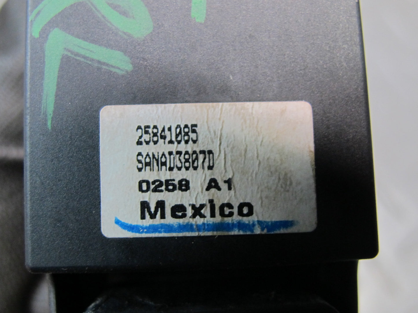 2008-2009 Hummer H2 Rear Leftdoor Window Switch 25841085