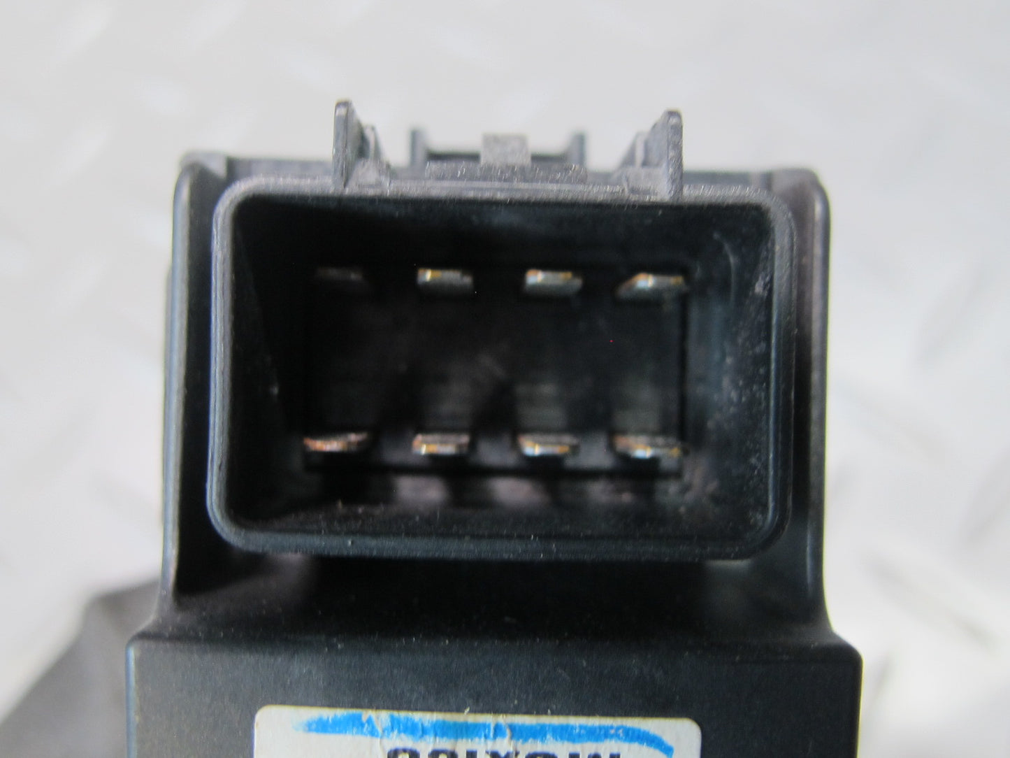 2008-2009 Hummer H2 Rear Leftdoor Window Switch 25841085