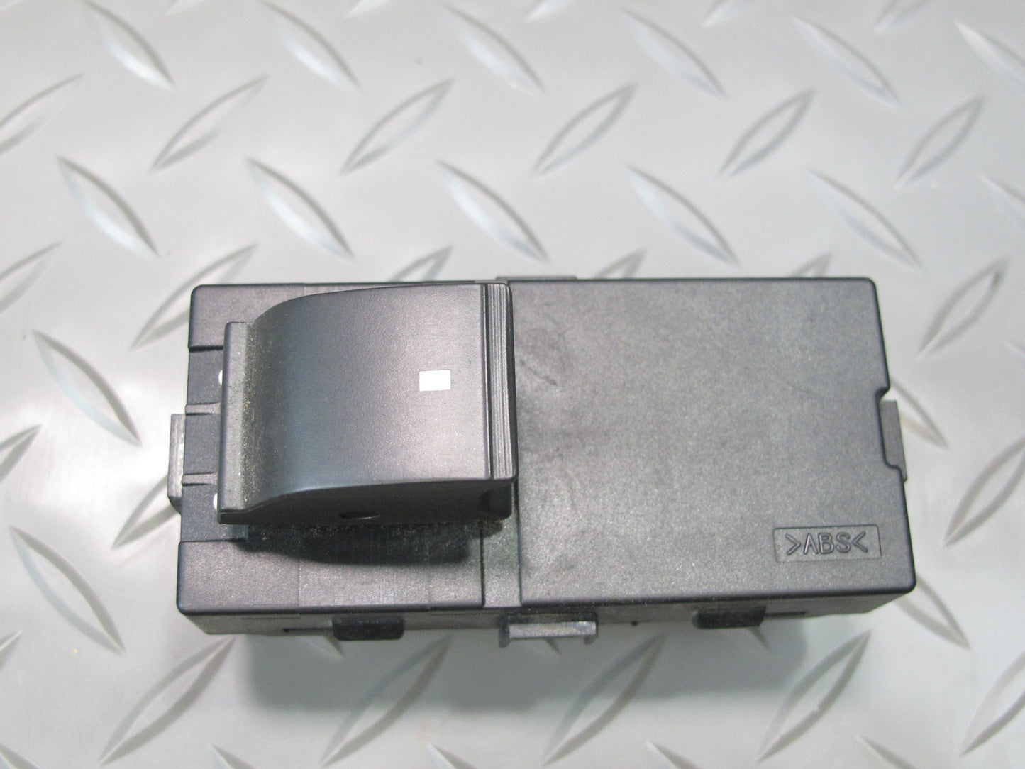 2008-2009 Hummer H2 Rear Leftdoor Window Switch 25841085