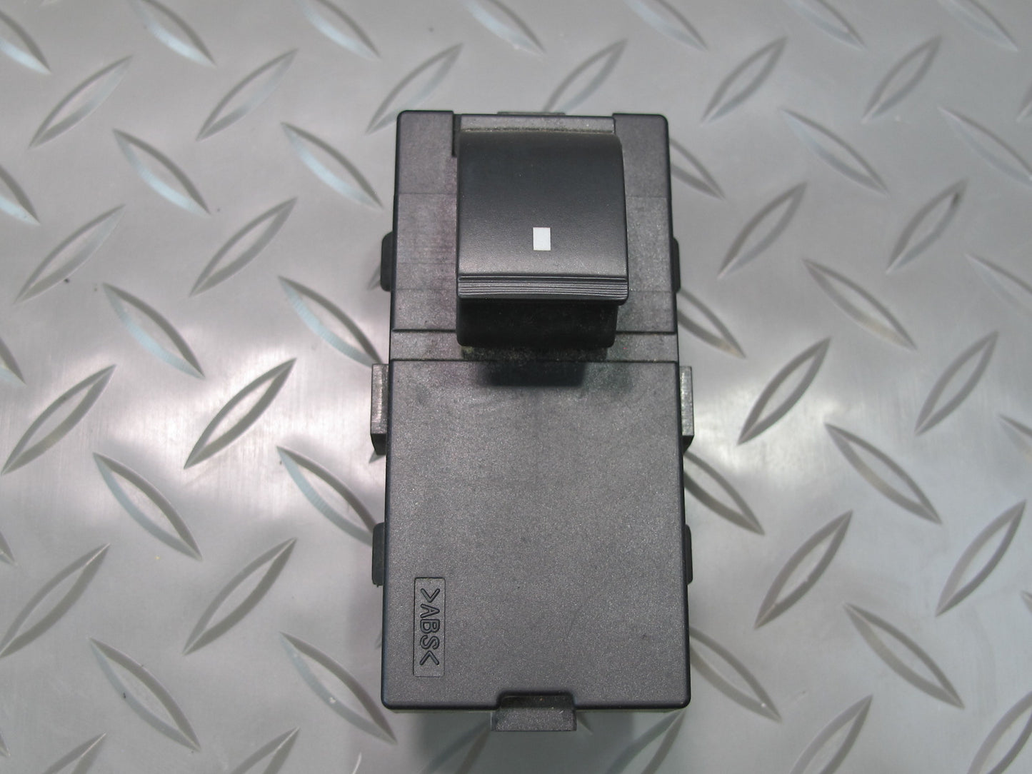 2008-2009 Hummer H2 Rear Leftdoor Window Switch 25841085