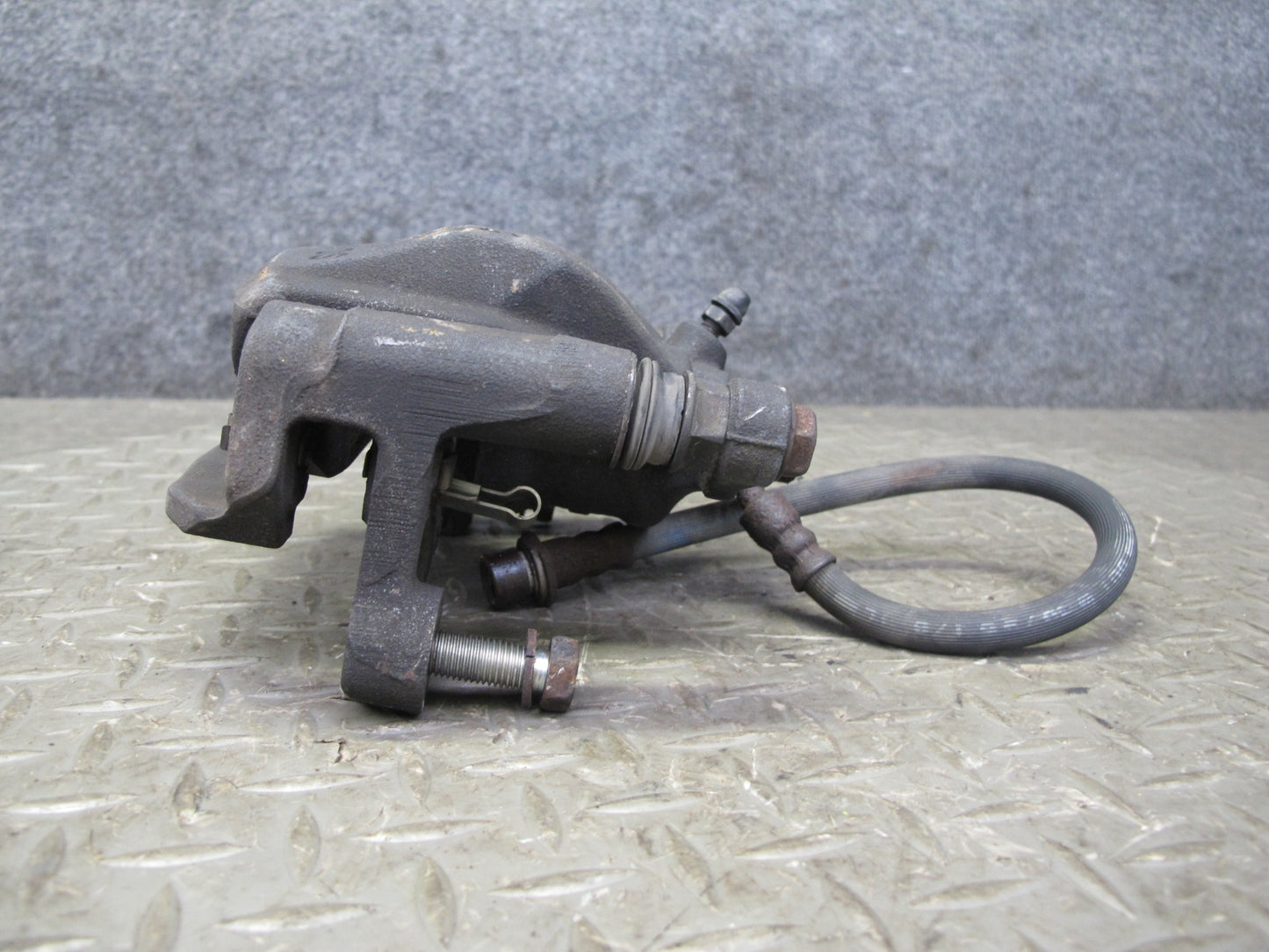 96-00 Toyota MARK2 JZX100 Tourer S Set of 2 Rear Left & Right Brake Caliper OEM