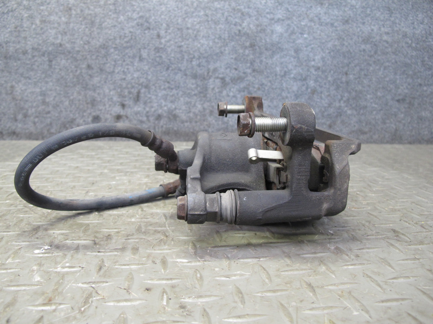 96-00 Toyota MARK2 JZX100 Tourer S Set of 2 Rear Left & Right Brake Caliper OEM