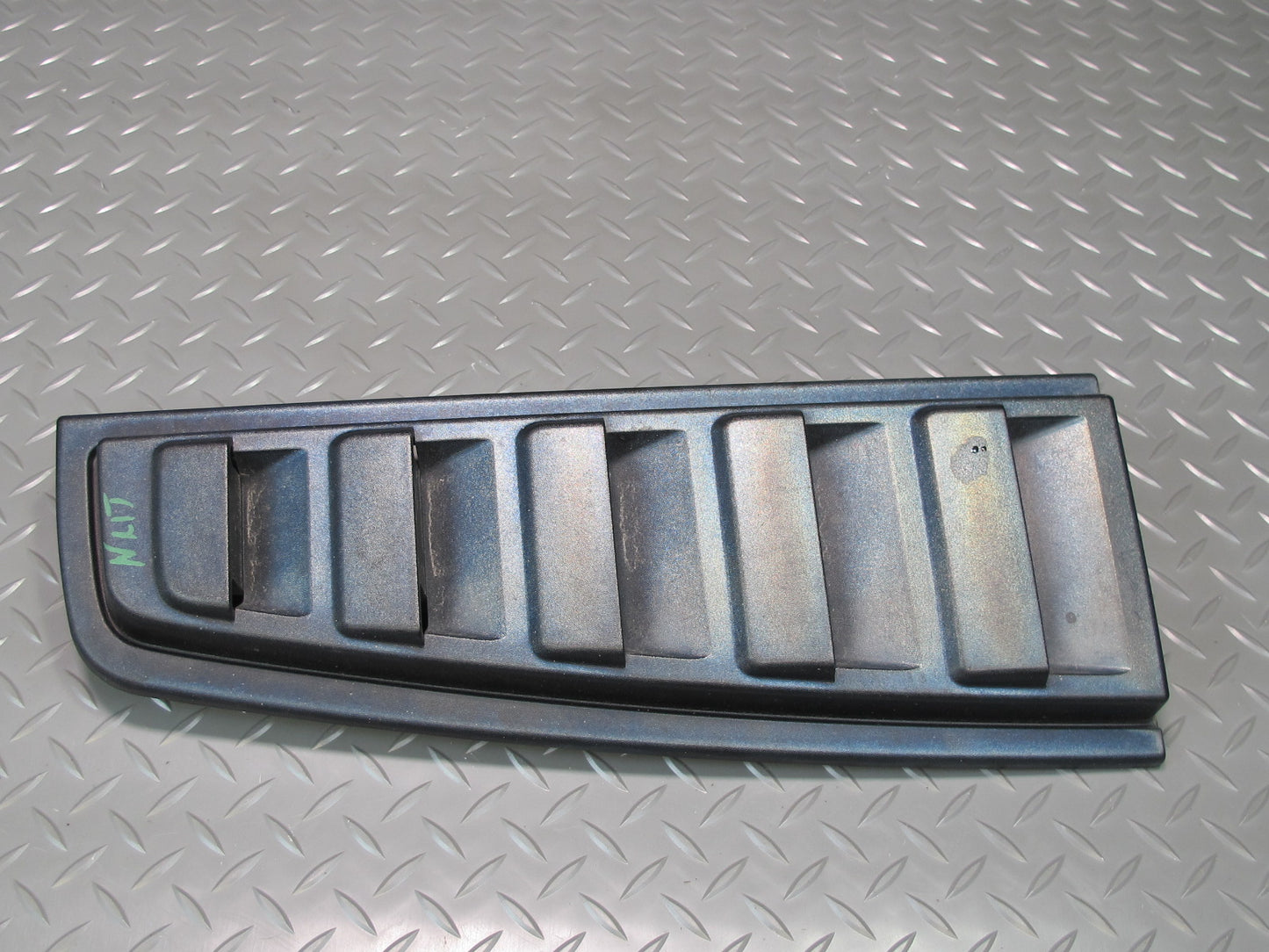 03-09 Hummer H2 Rear Left & Right Tail Light Upper Vent Grille Trim Applique Set