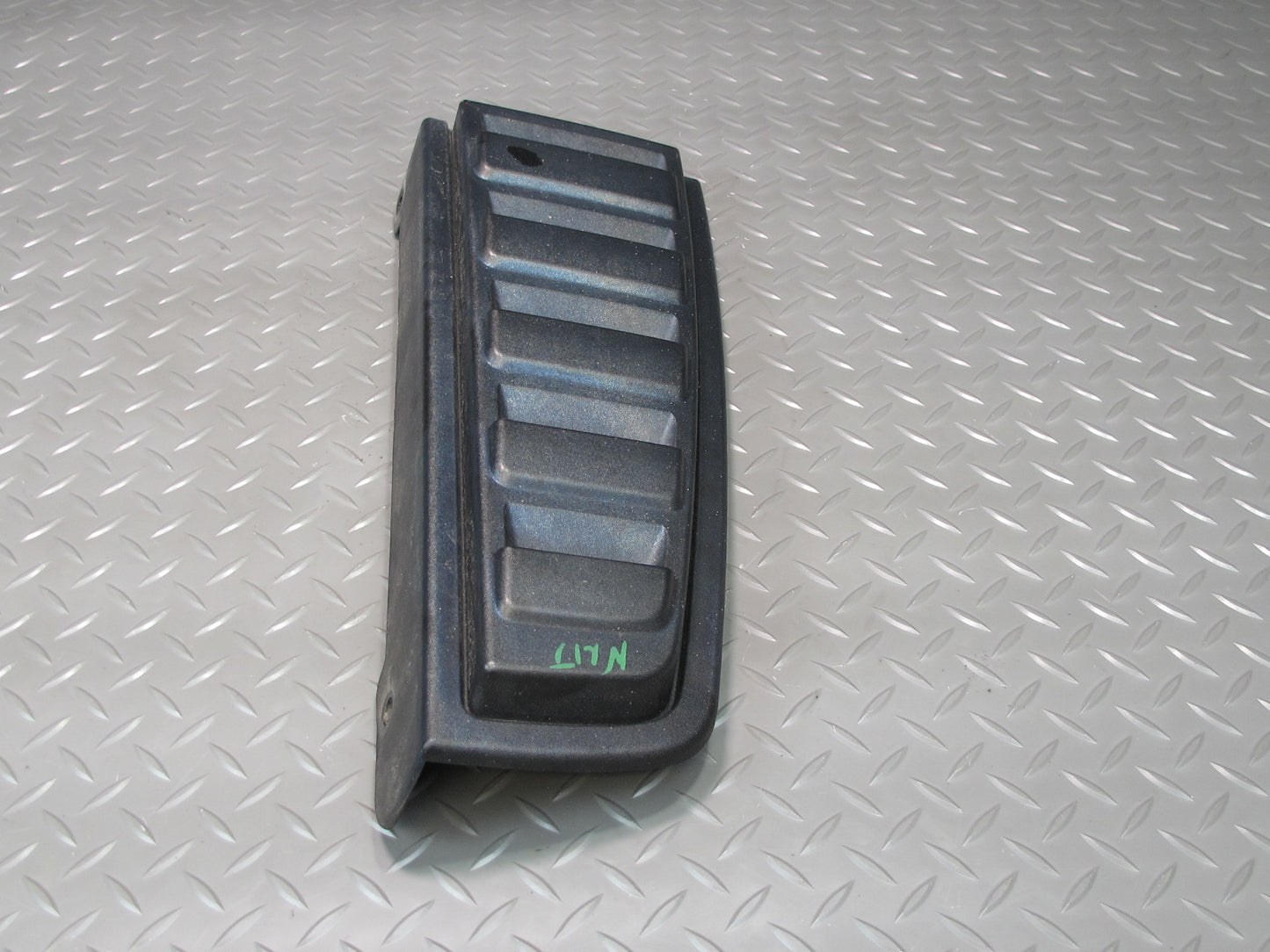 03-09 Hummer H2 Rear Left & Right Tail Light Upper Vent Grille Trim Applique Set