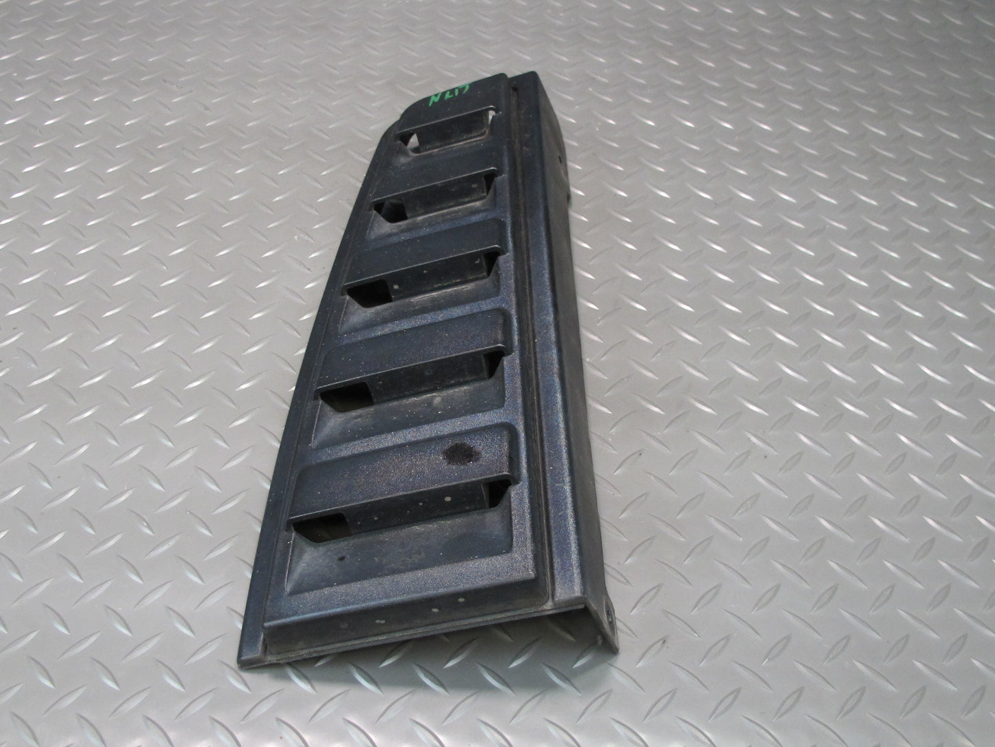 03-09 Hummer H2 Rear Left & Right Tail Light Upper Vent Grille Trim Applique Set