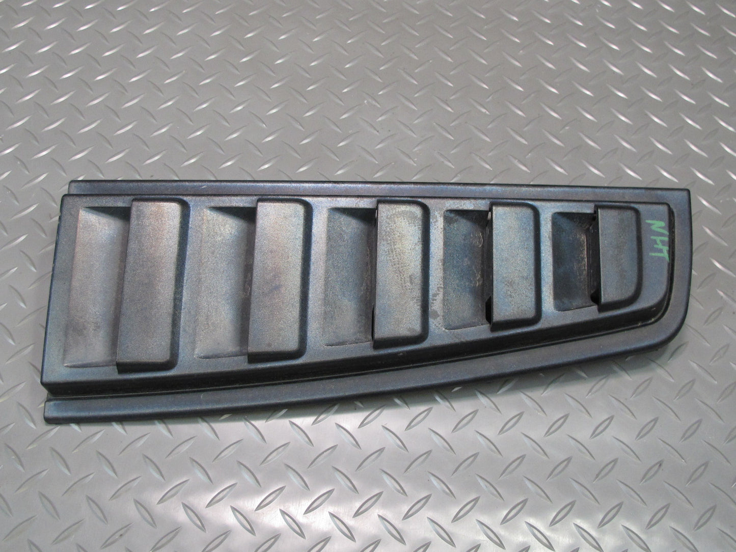 03-09 Hummer H2 Rear Left & Right Tail Light Upper Vent Grille Trim Applique Set