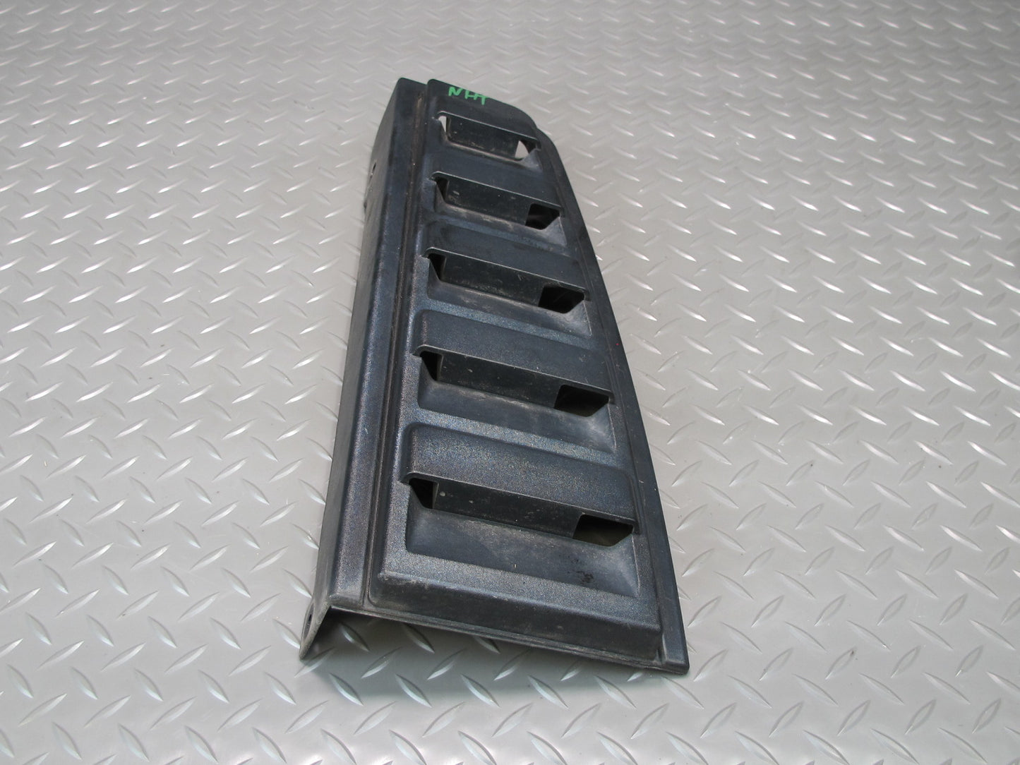 03-09 Hummer H2 Rear Left & Right Tail Light Upper Vent Grille Trim Applique Set