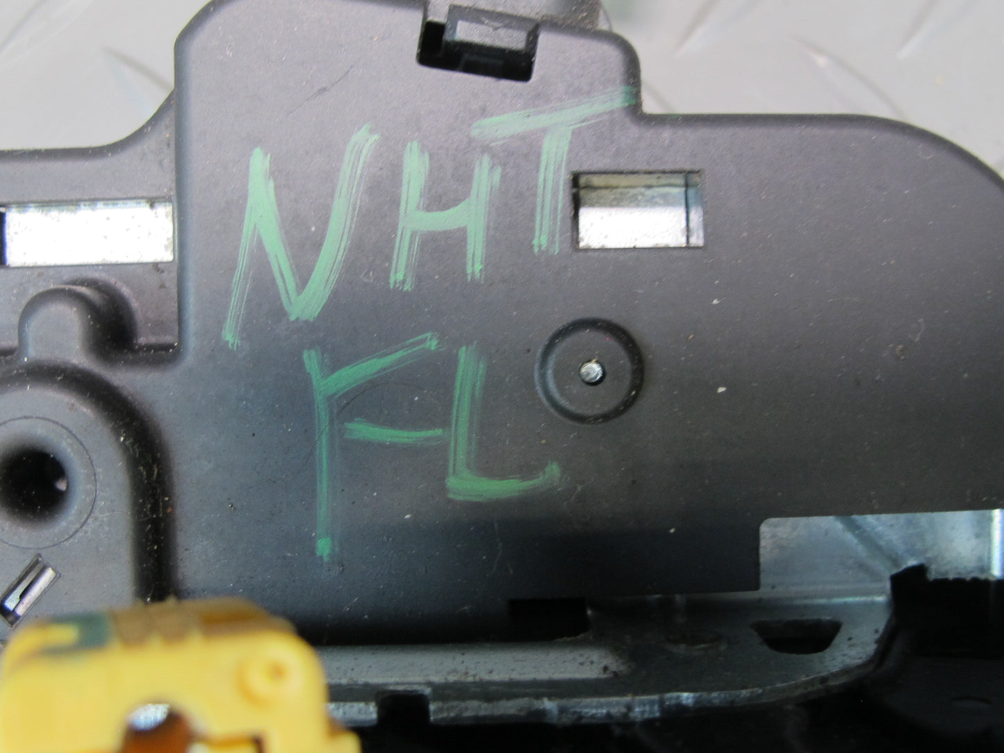 2008-2009 Hummer H2 Front Left Door Lock Latch Actuator