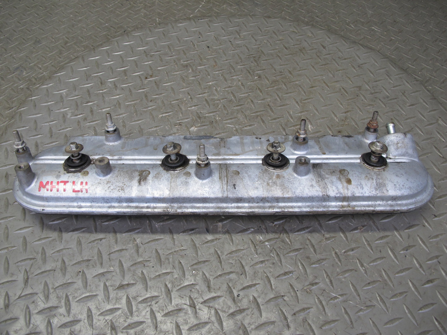 2003-2007 Hummer H2 6.0L Engine Right & Left Side Cylinder Head Valve 1COVER Set