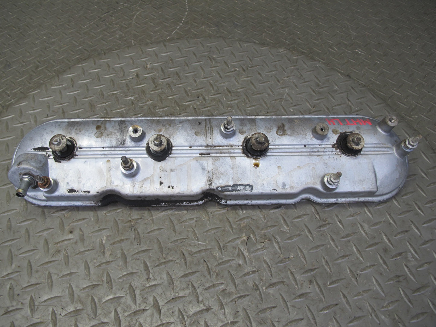 2003-2007 Hummer H2 6.0L Engine Right & Left Side Cylinder Head Valve 1COVER Set