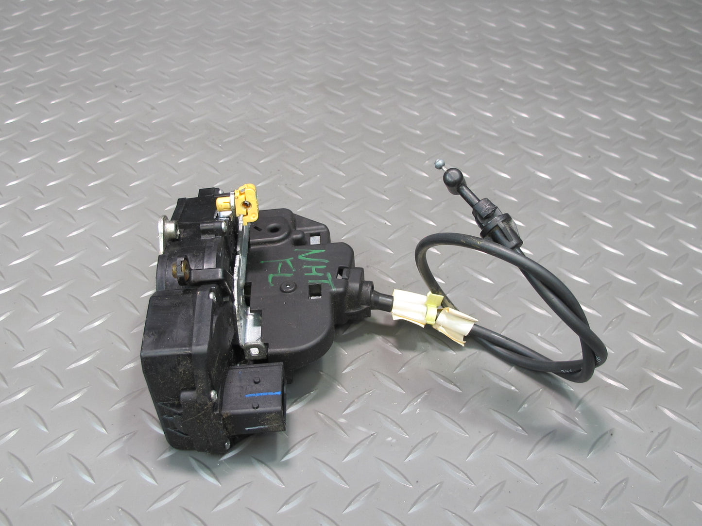 2008-2009 Hummer H2 Front Left Door Lock Latch Actuator