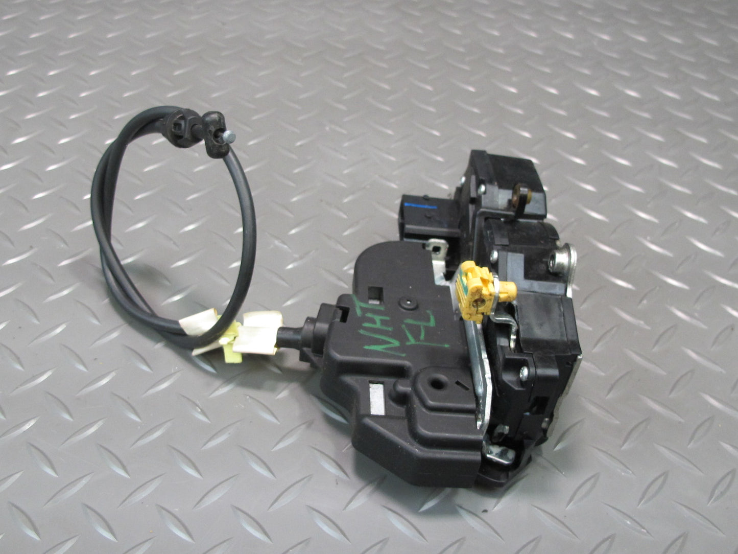 2008-2009 Hummer H2 Front Left Door Lock Latch Actuator