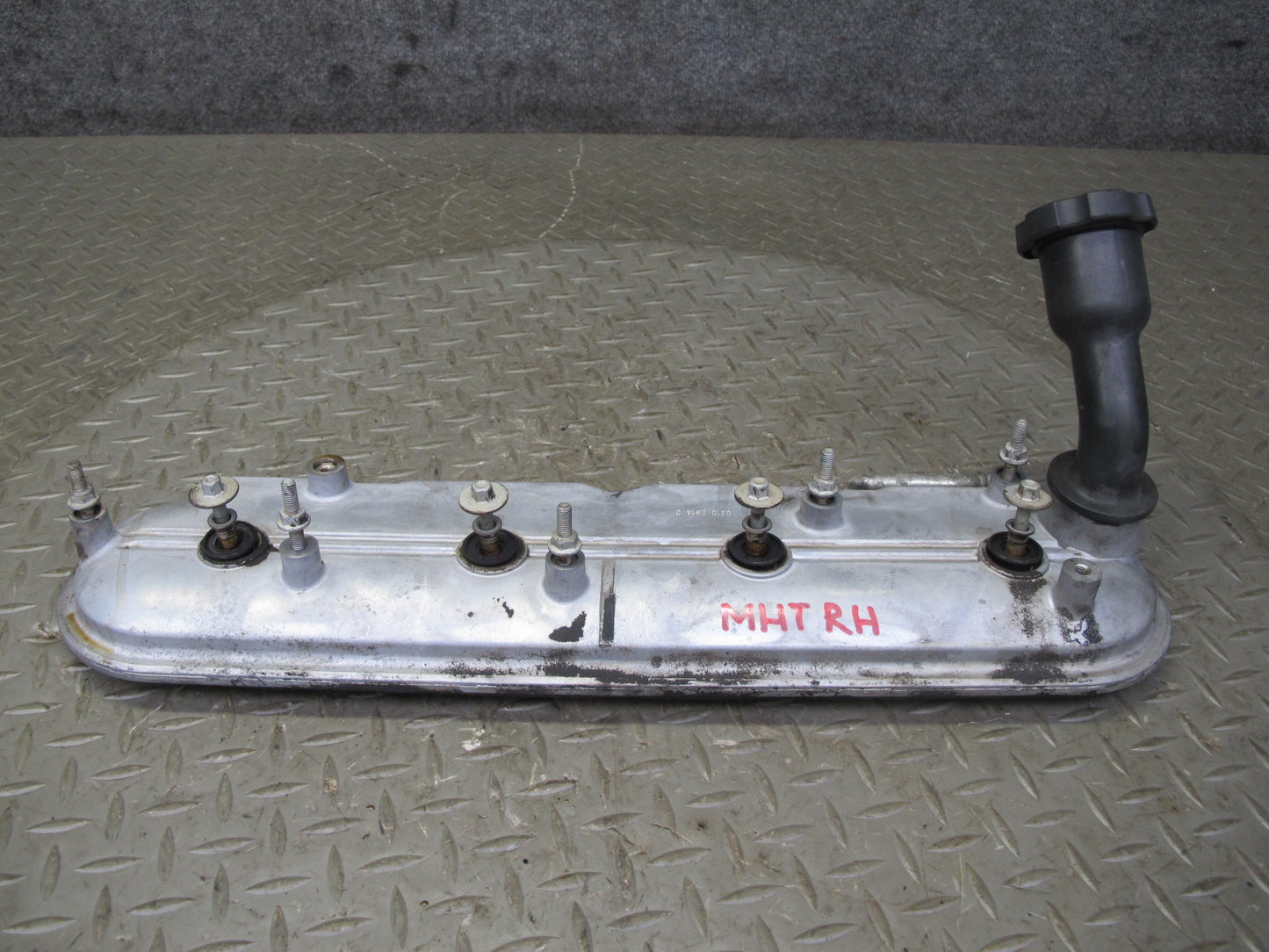 2003-2007 Hummer H2 6.0L Engine Right & Left Side Cylinder Head Valve 1COVER Set