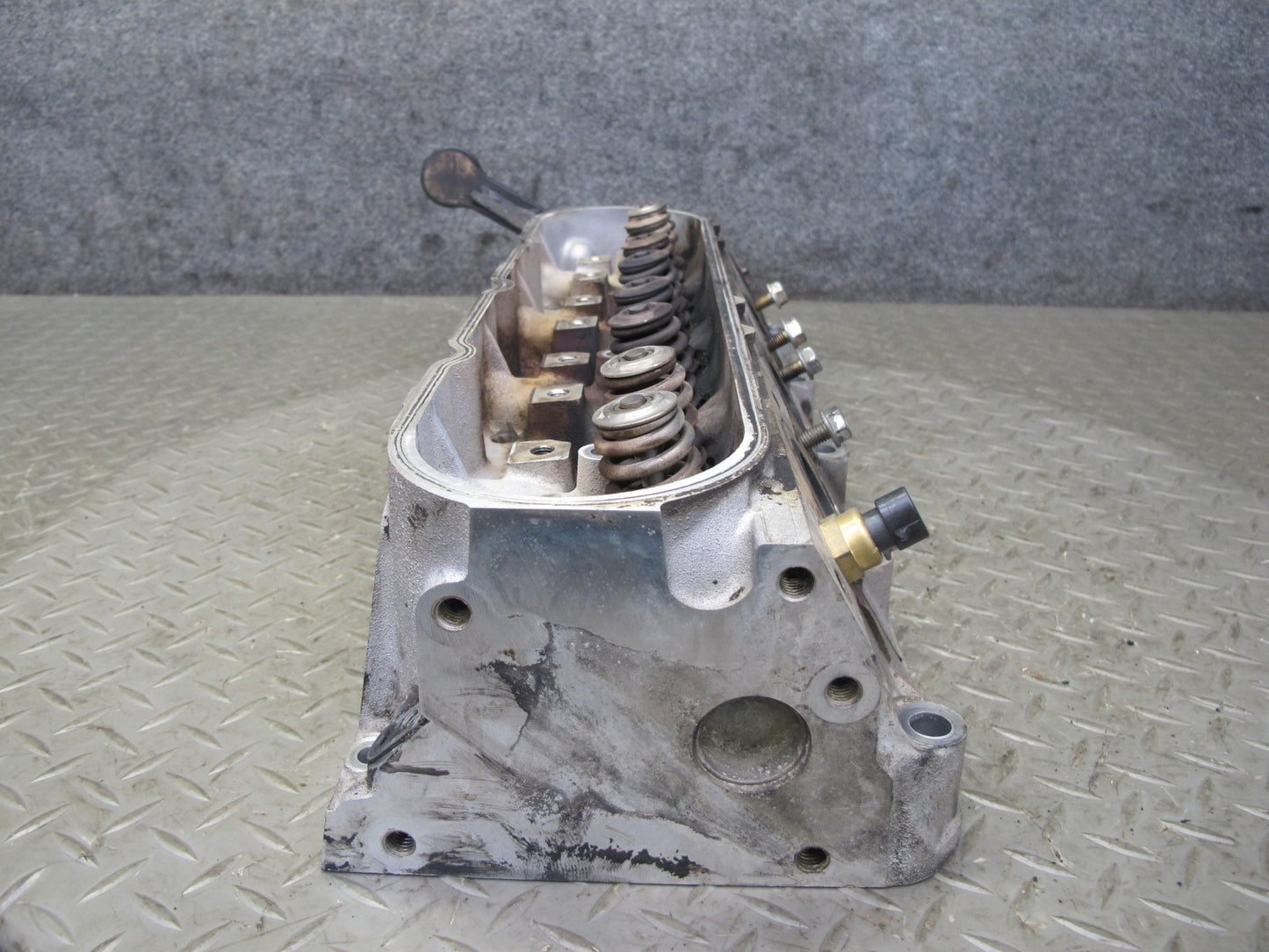 2003-2007 Hummer H2 6.0L LQ4 V8 Engine Motor Left Side Cylinder Head