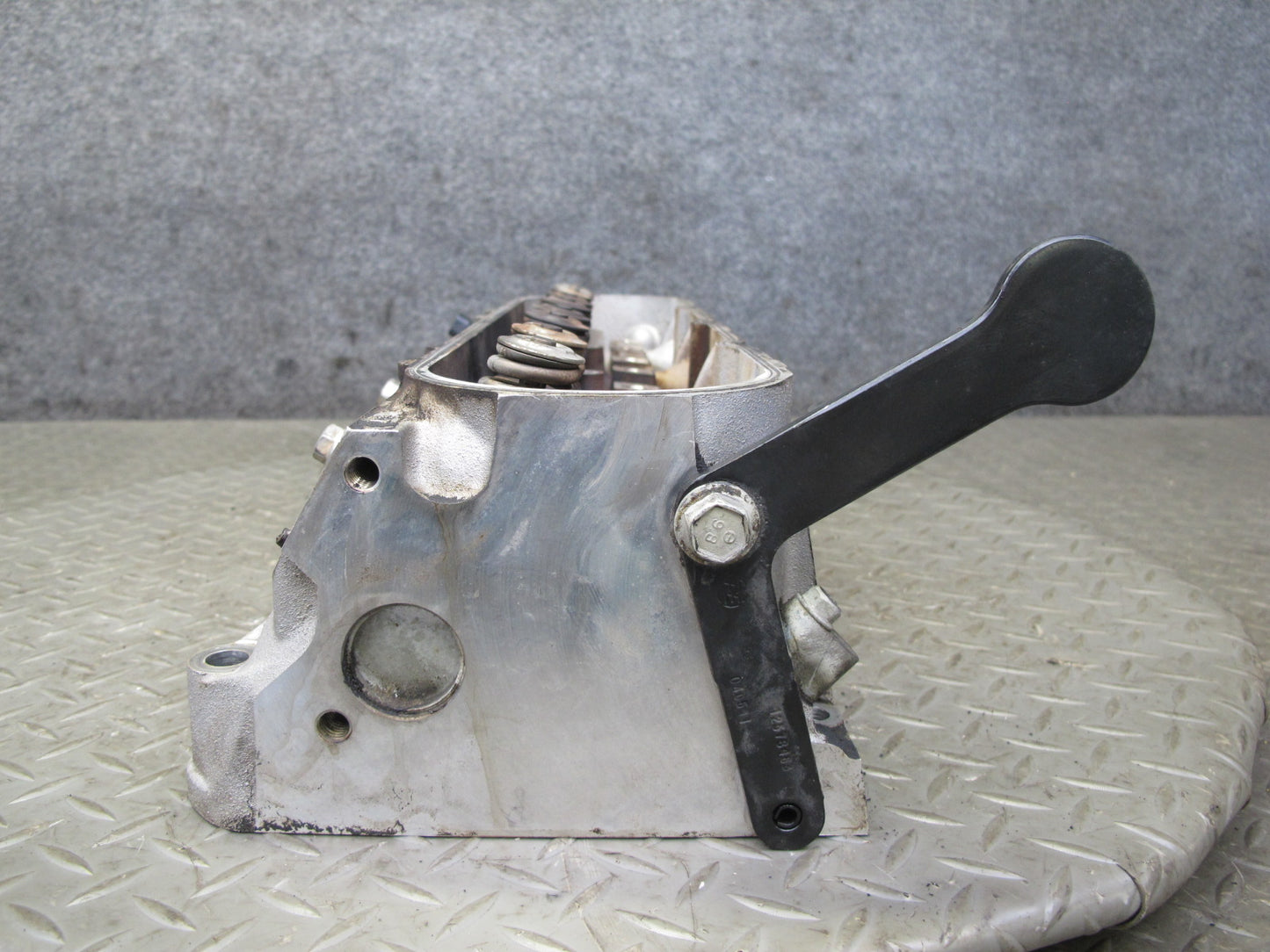 2003-2007 Hummer H2 6.0L LQ4 V8 Engine Motor Left Side Cylinder Head