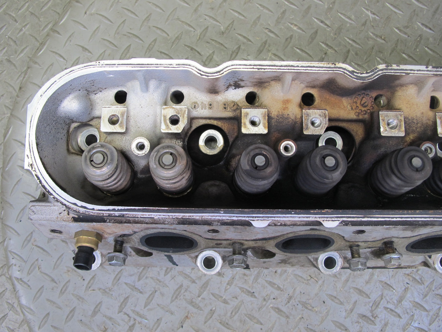 2003-2007 Hummer H2 6.0L LQ4 V8 Engine Motor Left Side Cylinder Head