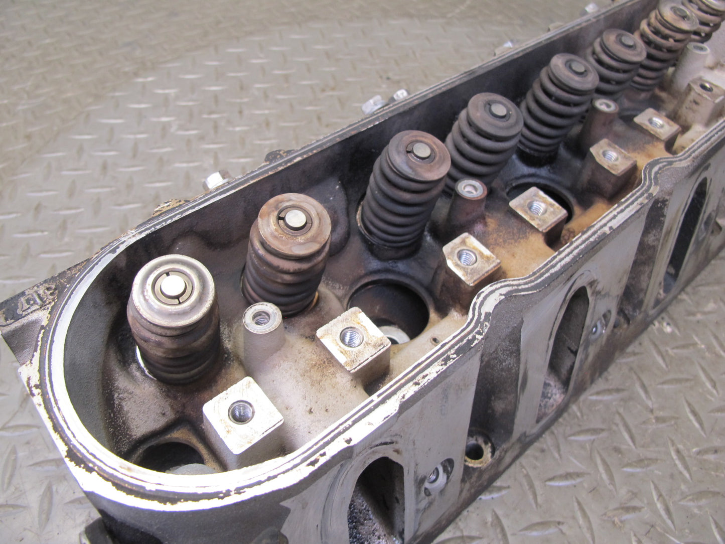 2003-2007 Hummer H2 6.0L LQ4 V8 Engine Motor Left Side Cylinder Head