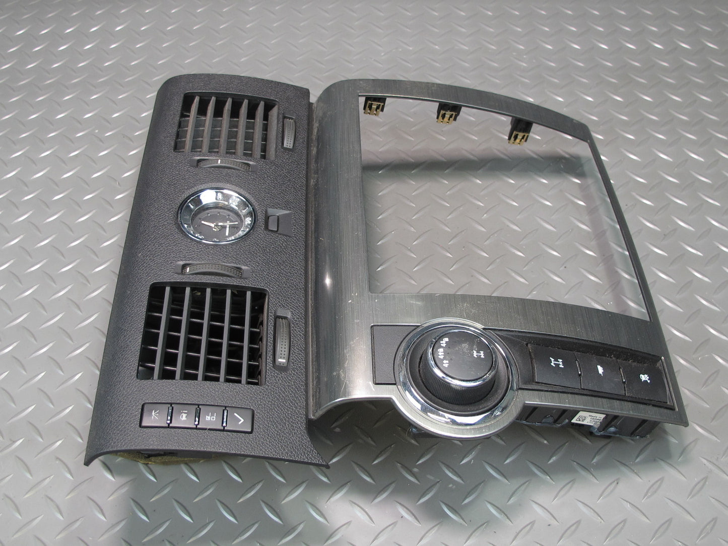 2008-2009 Hummer H2 Dash Center Air Vent Panel Radio Trim w Switches