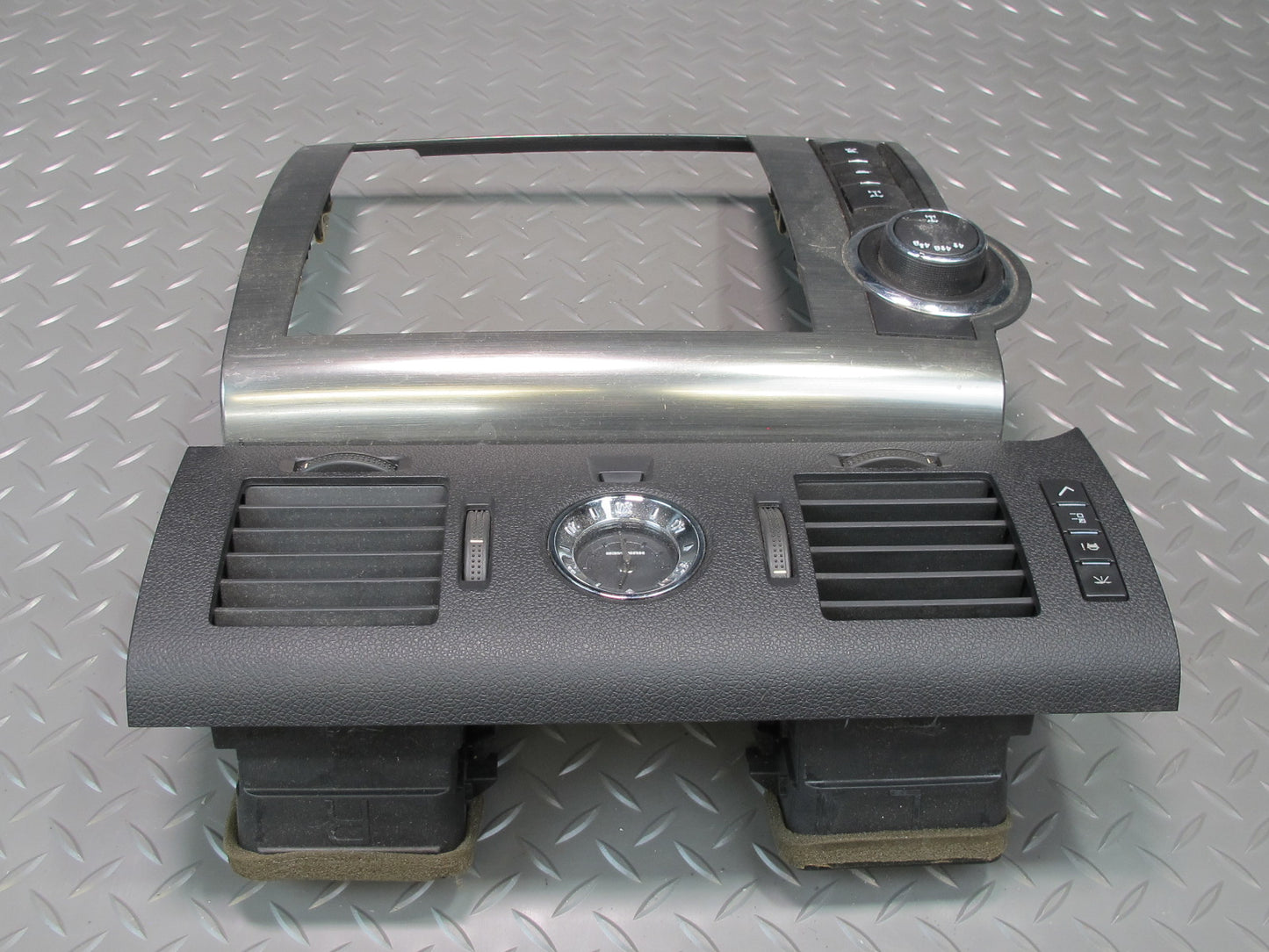 2008-2009 Hummer H2 Dash Center Air Vent Panel Radio Trim w Switches