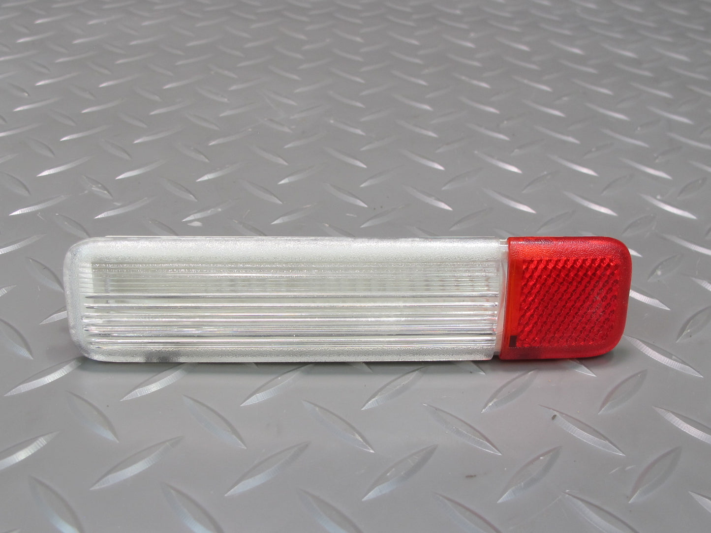 2008-2009 Hummer H2 Rear Right Door Courtesy Interior Light Lamp