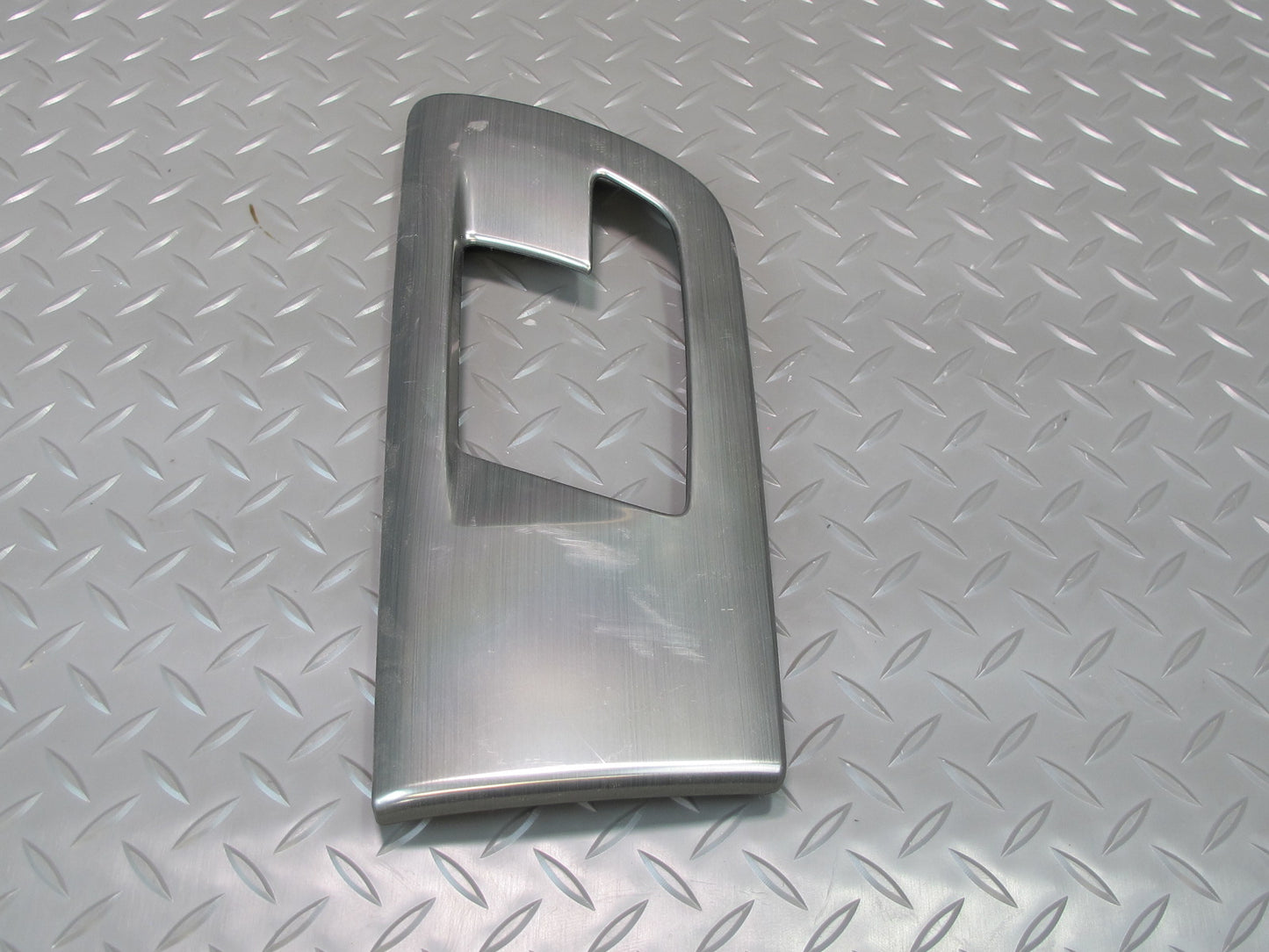 2008-2009 Hummer H2 Rear Right Door Interior Handle Trim Bezel Cover Panel