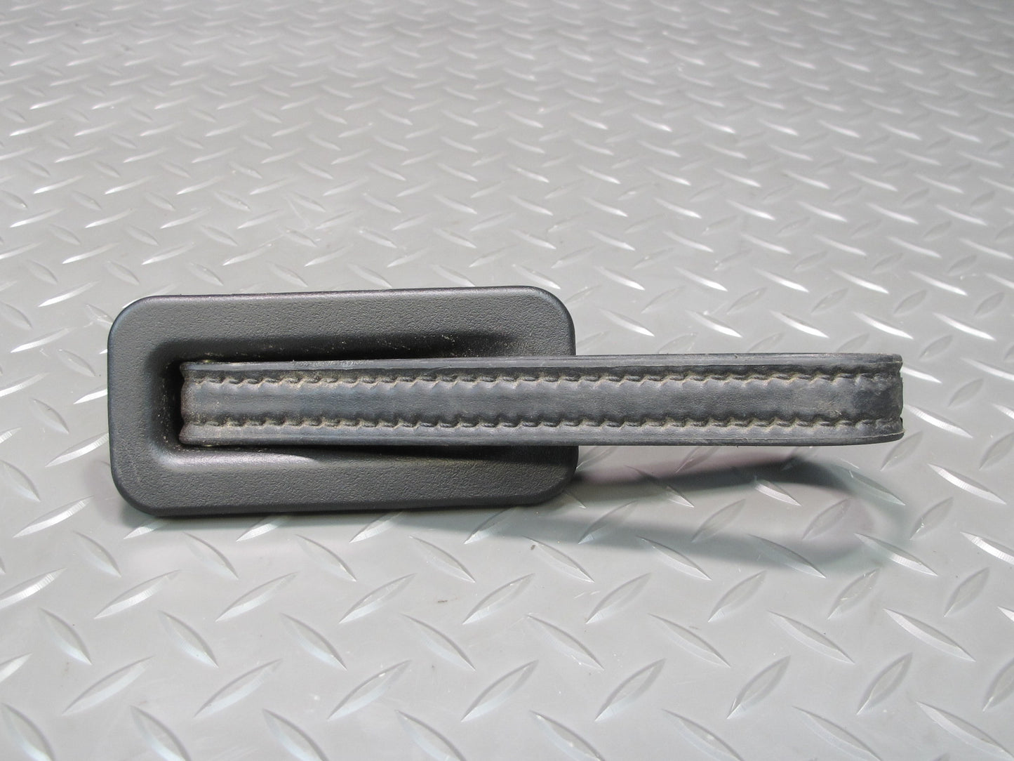 2008-2009 Hummer H2 Rear Liftgate Tailgate Strap Grab Handle