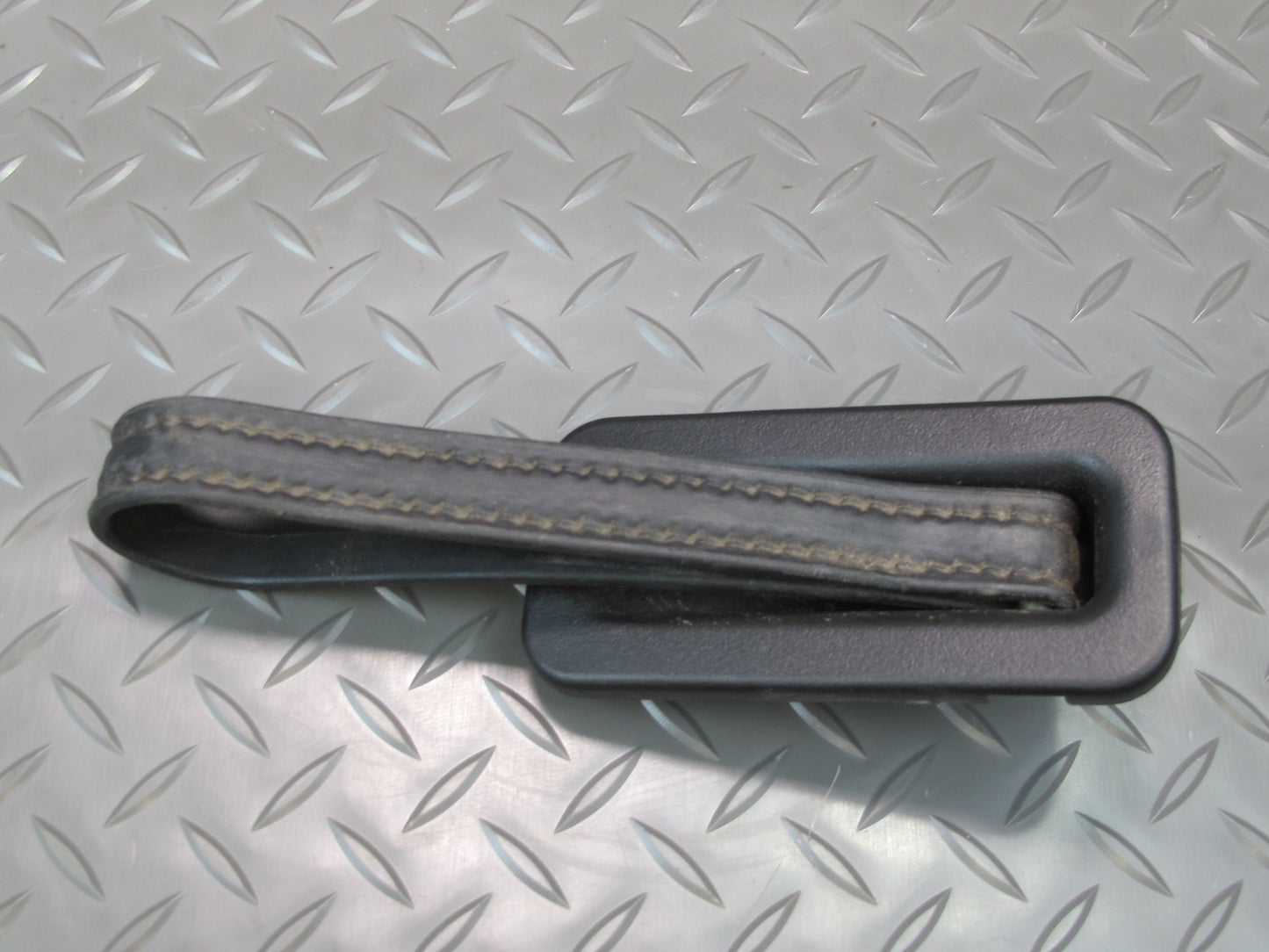 2008-2009 Hummer H2 Rear Liftgate Tailgate Strap Grab Handle