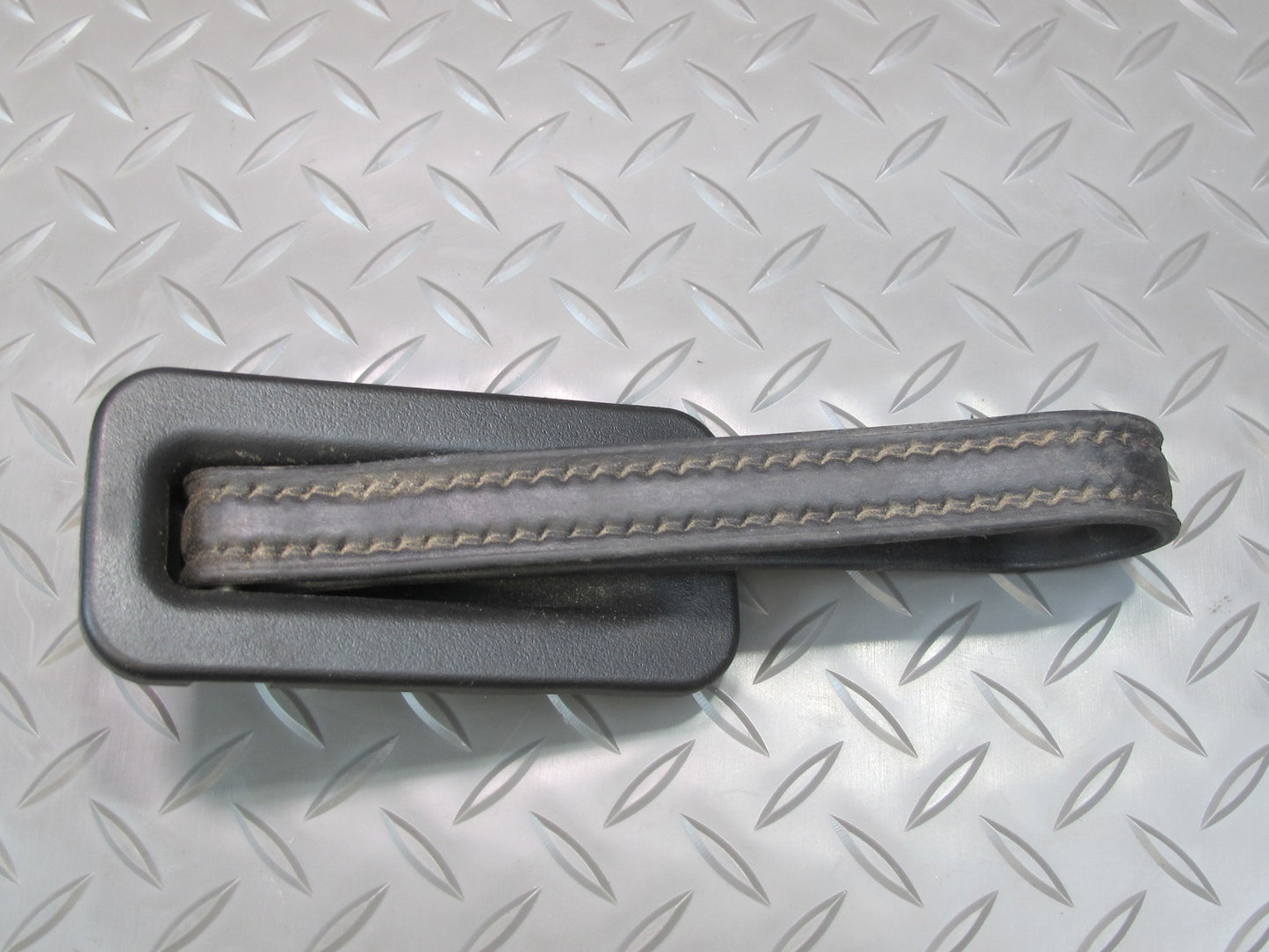 2008-2009 Hummer H2 Rear Liftgate Tailgate Strap Grab Handle