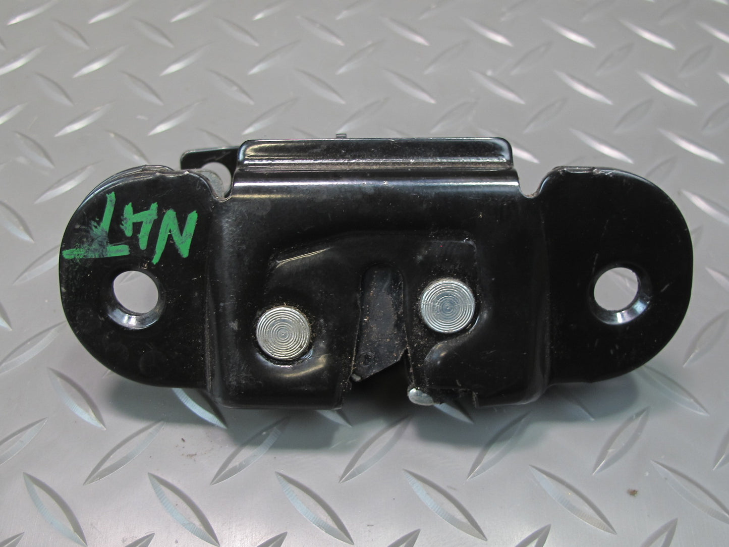 2003-2009 Hummer H2 Rear Trunk Lid Tailgate Liftgate Trunk Lock Latch Set