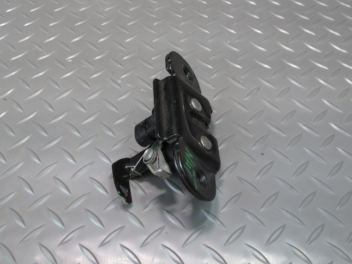 2003-2009 Hummer H2 Rear Trunk Lid Tailgate Liftgate Trunk Lock Latch Set