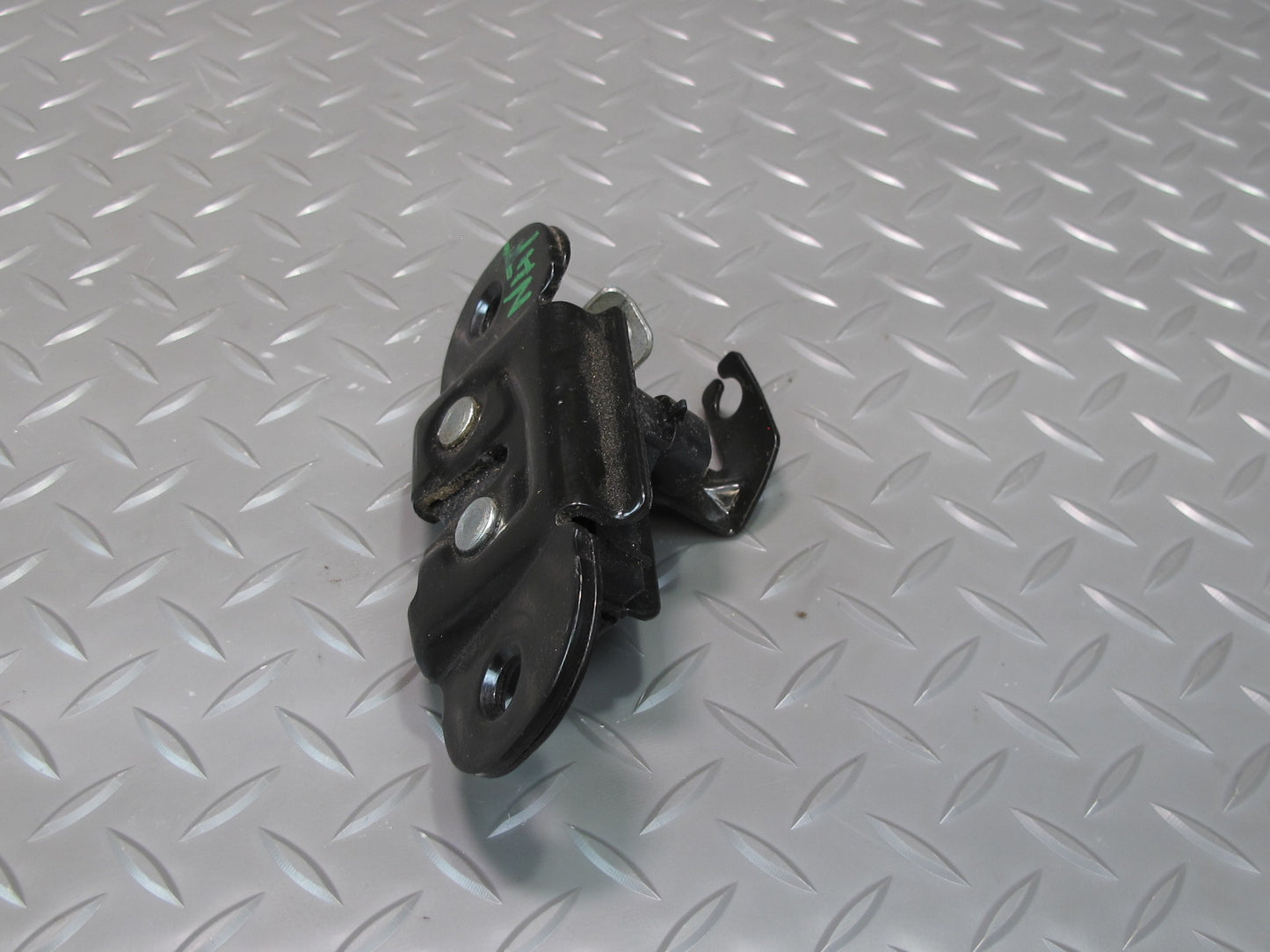 2003-2009 Hummer H2 Rear Trunk Lid Tailgate Liftgate Trunk Lock Latch Set