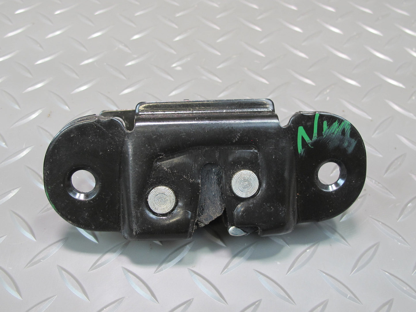 2003-2009 Hummer H2 Rear Trunk Lid Tailgate Liftgate Trunk Lock Latch Set