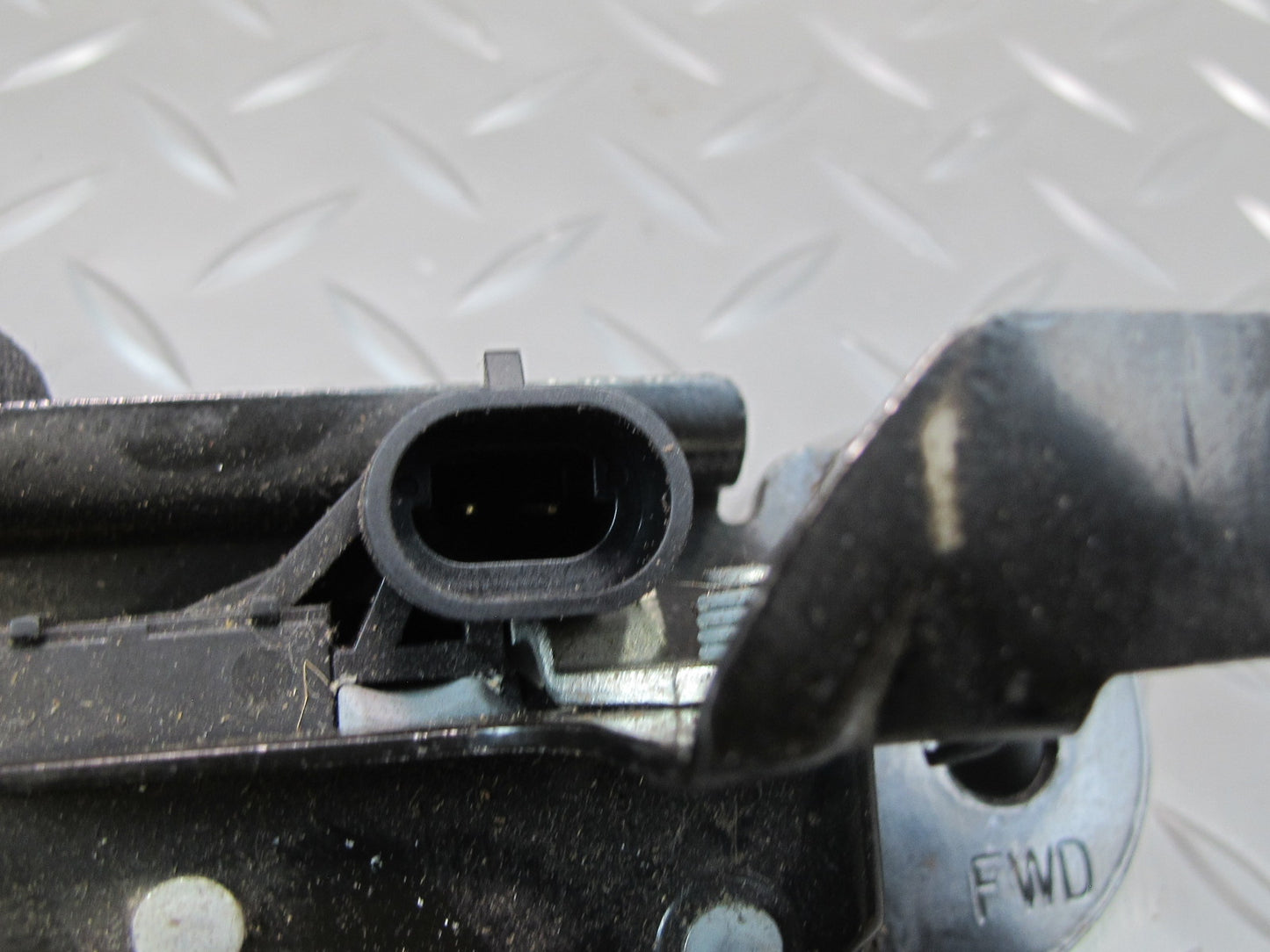 2003-2009 Hummer H2 Rear Trunk Lid Tailgate Liftgate Trunk Lock Latch Set