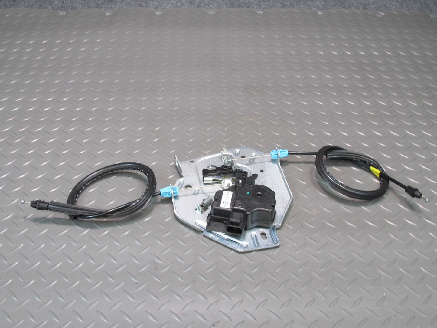 2003-2009 Hummer H2 Rear Tailgate Liftgate Lock Latch Cable Assembly