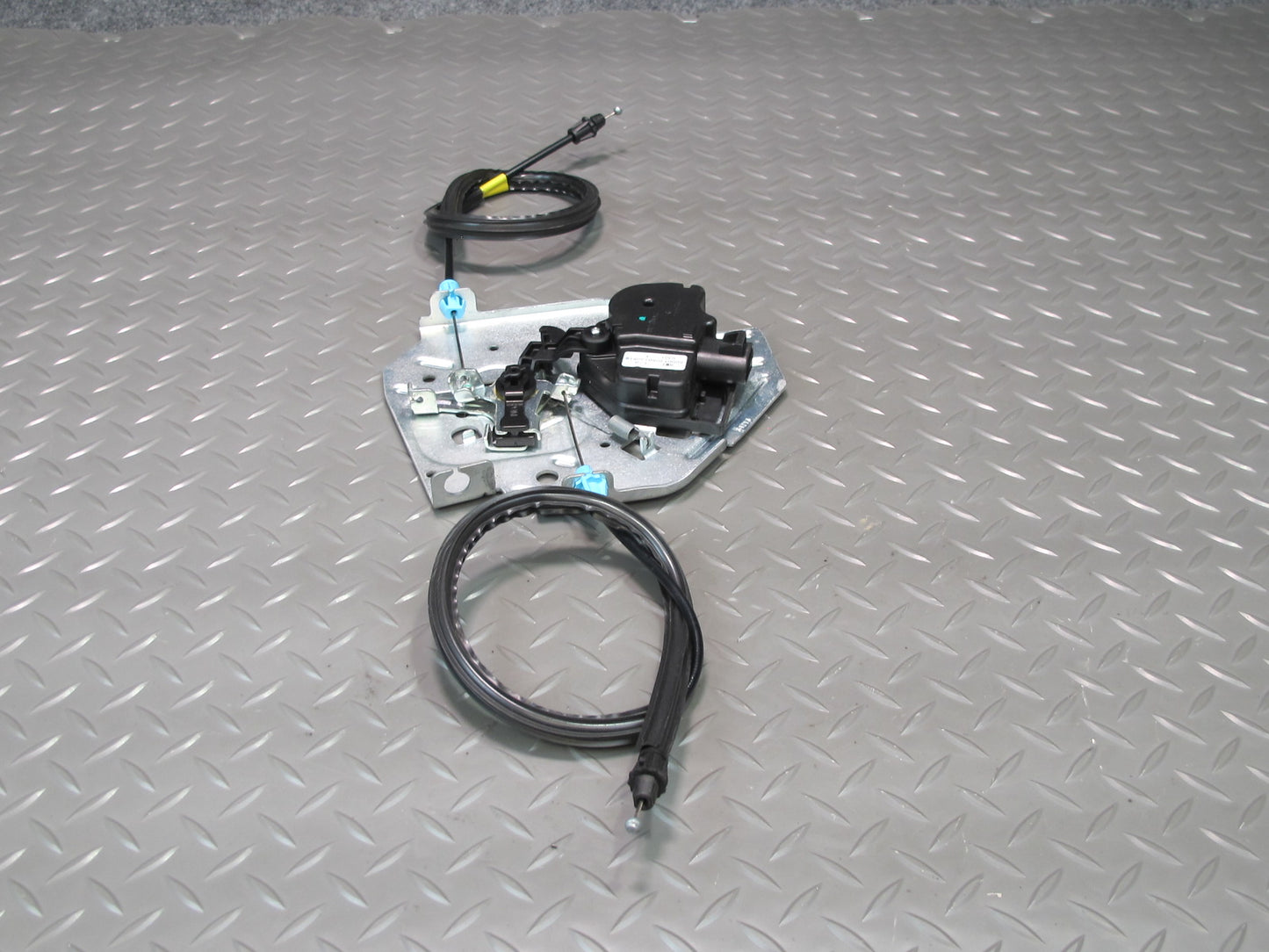 2003-2009 Hummer H2 Rear Tailgate Liftgate Lock Latch Cable Assembly