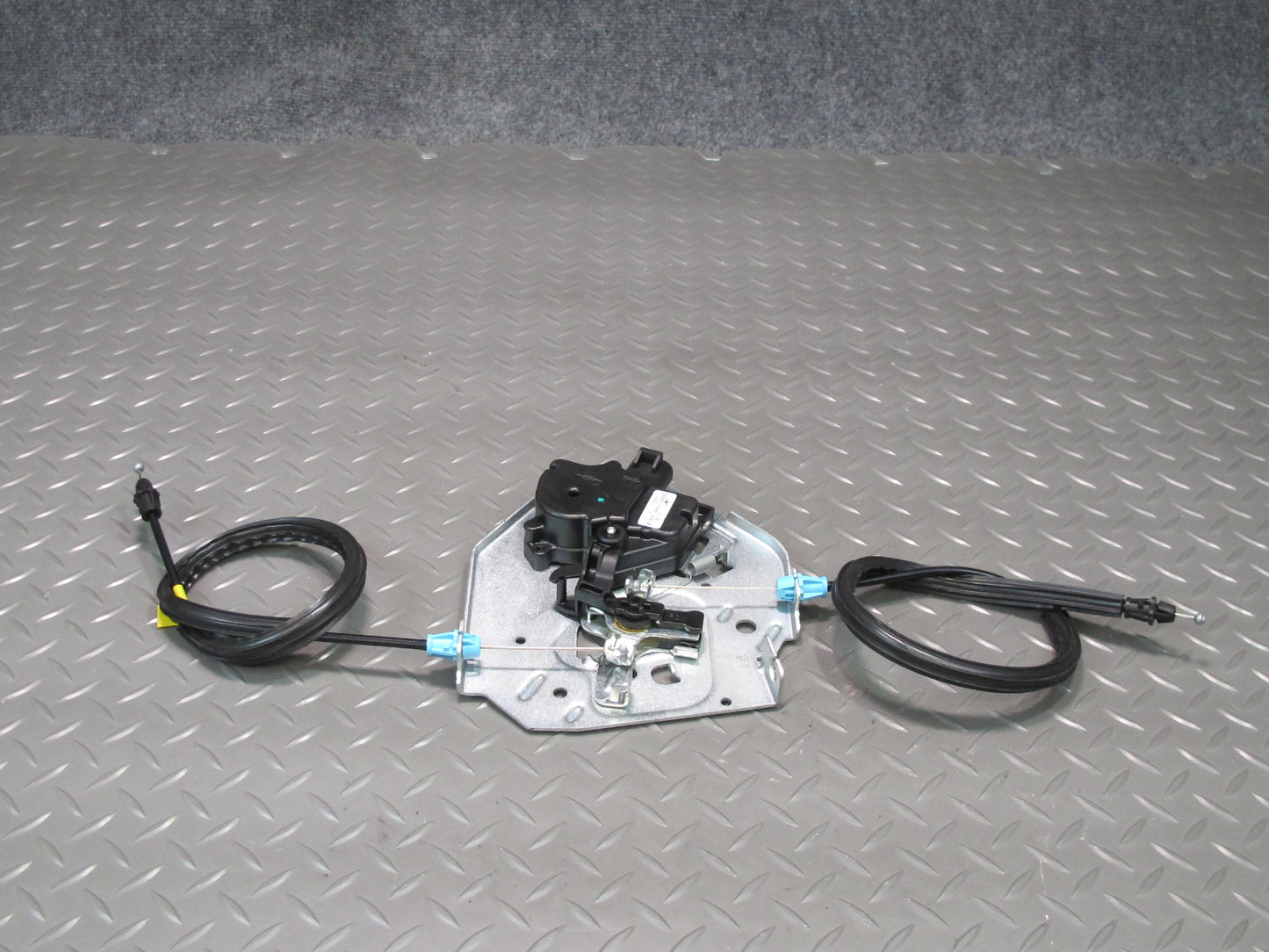 2003-2009 Hummer H2 Rear Tailgate Liftgate Lock Latch Cable Assembly