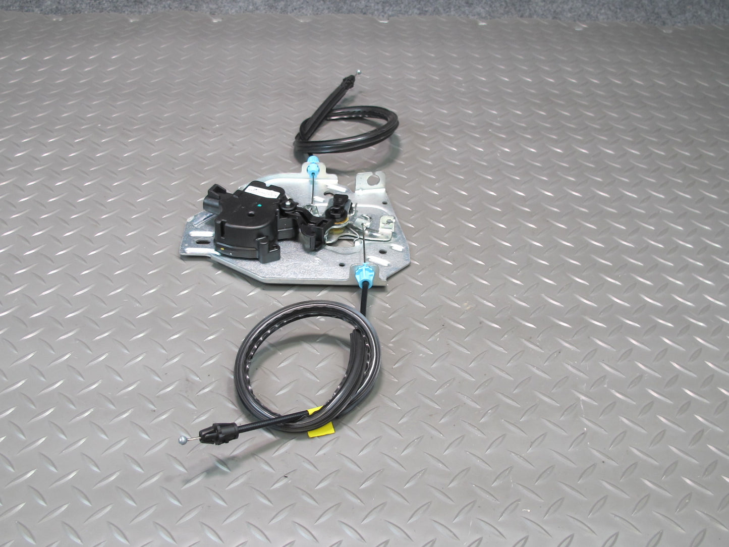 2003-2009 Hummer H2 Rear Tailgate Liftgate Lock Latch Cable Assembly