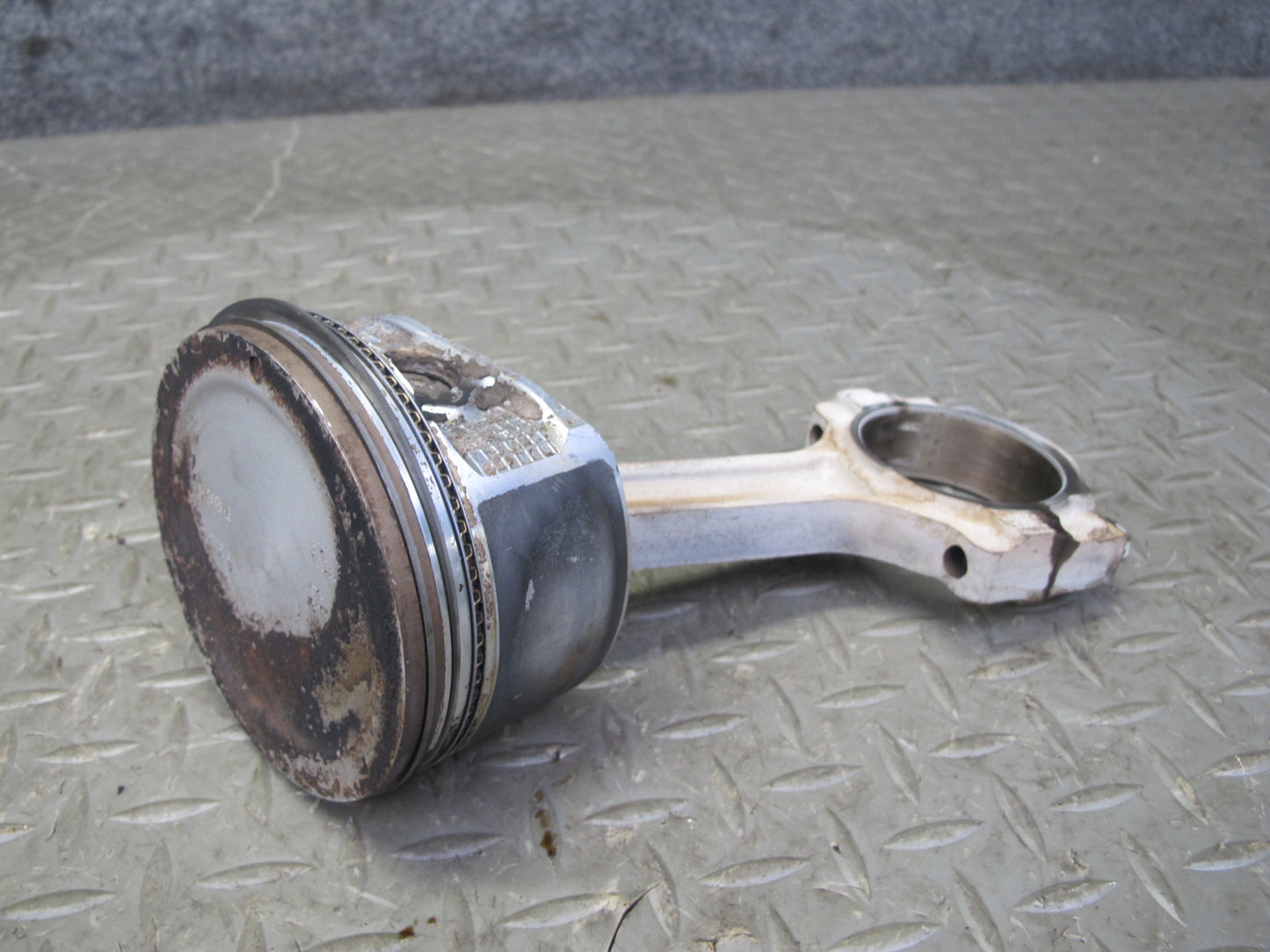 2003-2007 Hummer H2 6.0L LQ4 V8 Engine Piston Connecting Rod Set of 8