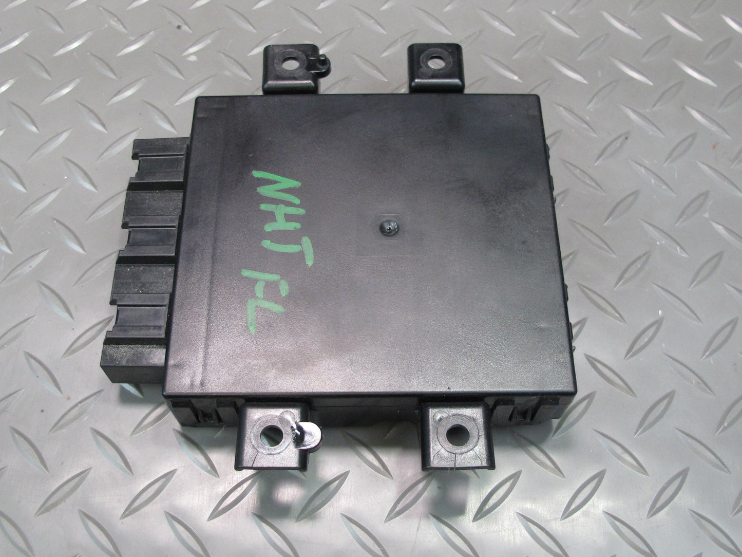 2008-2009 Hummer H2 Front Left Seat Control Module 10377258