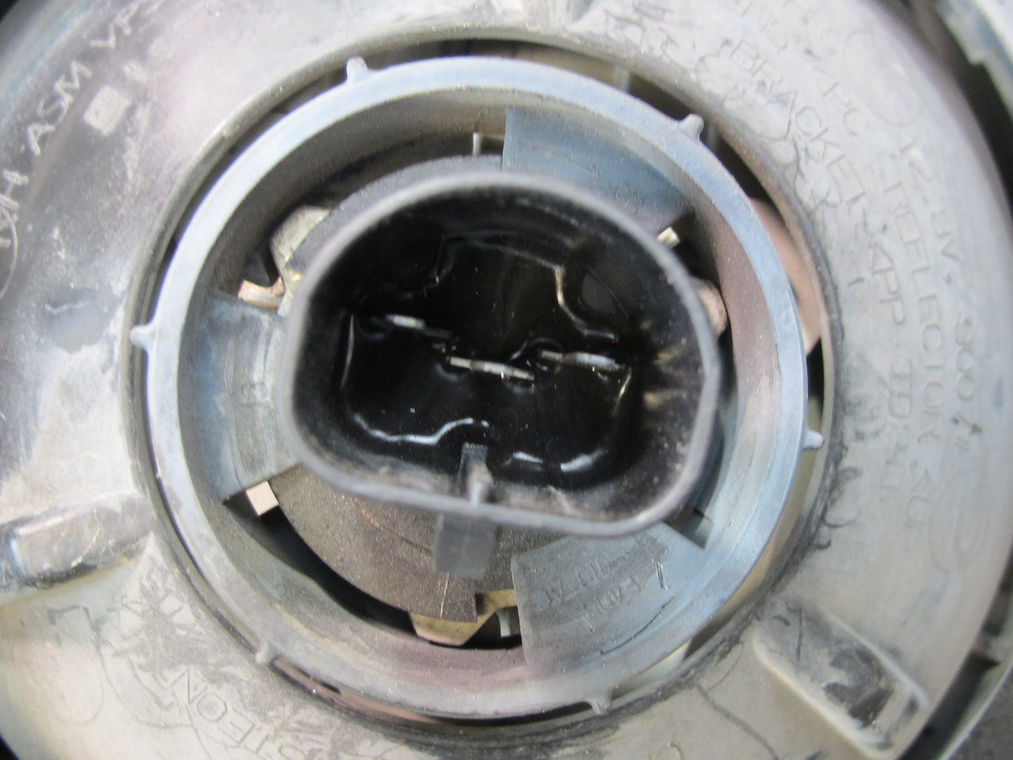 2003-2009 Hummer H2 Front Left & Right Headlight Lamp Set of 2