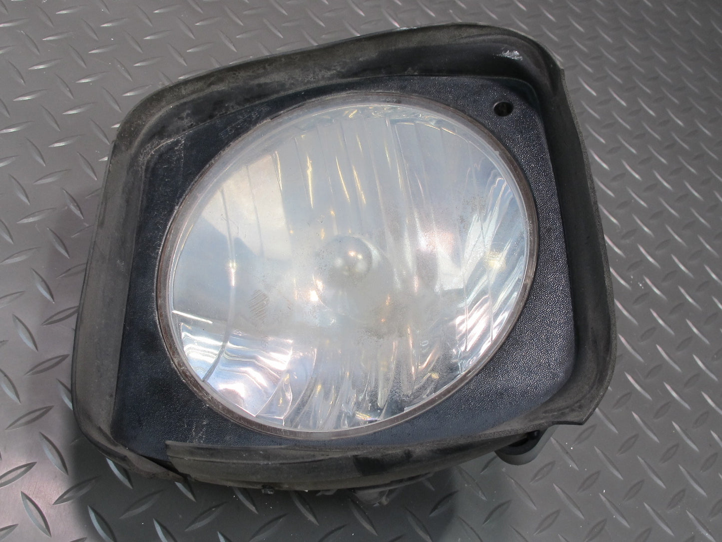 2003-2009 Hummer H2 Front Left & Right Headlight Lamp Set of 2