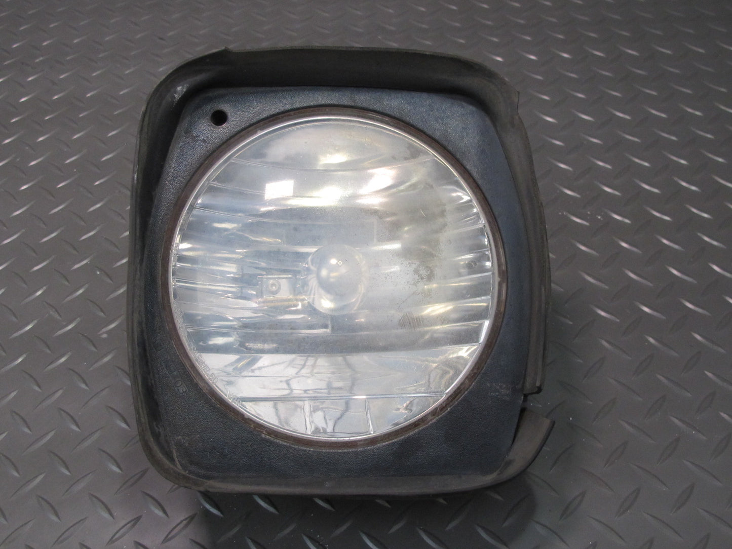 2003-2009 Hummer H2 Front Left & Right Headlight Lamp Set of 2