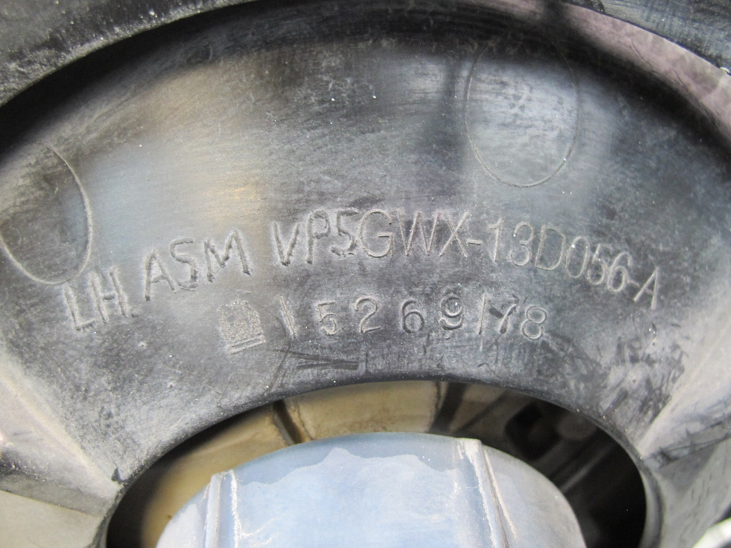 2003-2009 Hummer H2 Front Left & Right Headlight Lamp Set of 2